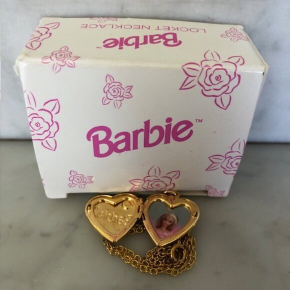 AVON Barbie Heart Locket Gold Tone 18" Chain IOB Vintage RARE - Picture 15 of 16
